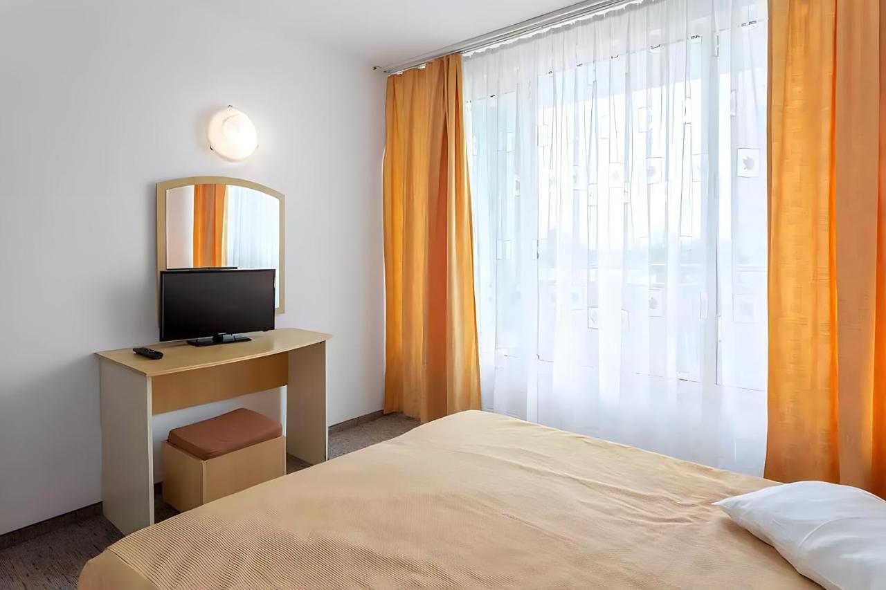 Hotel Aquapark Balada Saturn Mangalia Exterior photo
