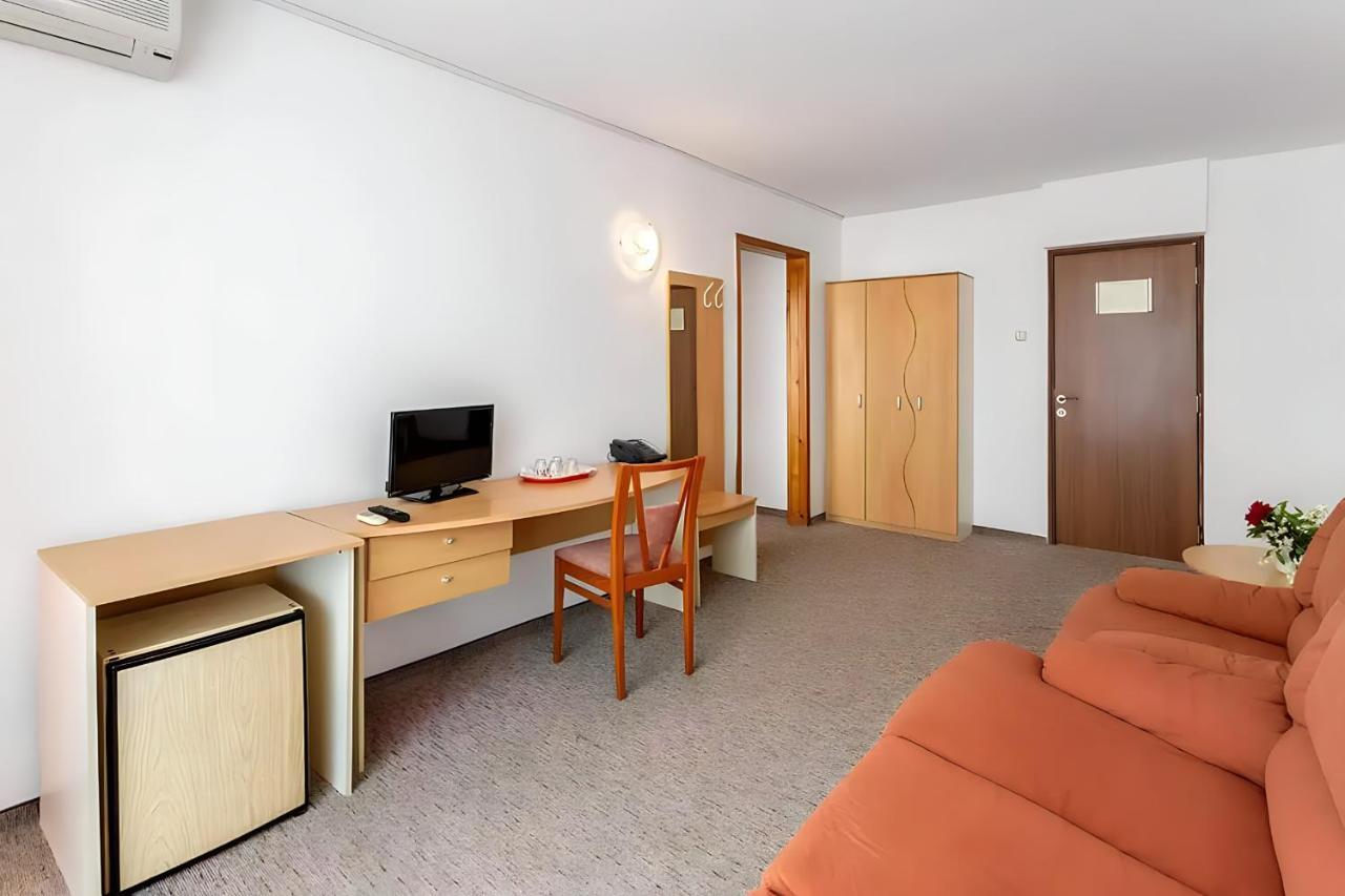 Hotel Aquapark Balada Saturn Mangalia Exterior photo